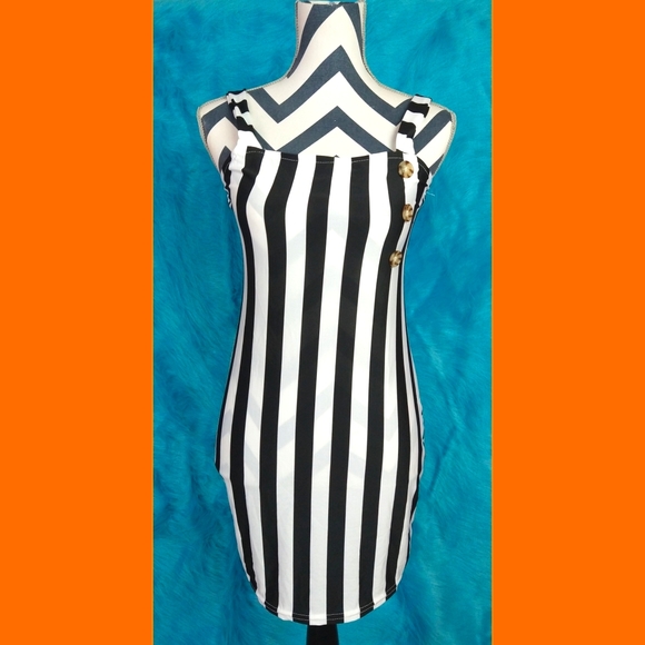Black and white striped beetlejuice dress - Picture 1 of 3
